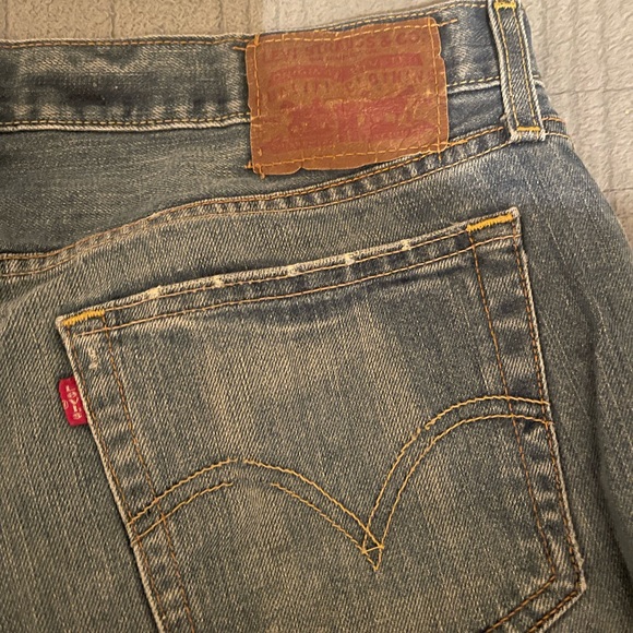 Selling Levi’s size 36 and length Is 32. - Picture 4 of 6